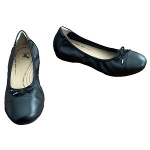 Revere Women's Black Flats with Bow‎ Size 8/39  Excellent Condition Hardy Worn